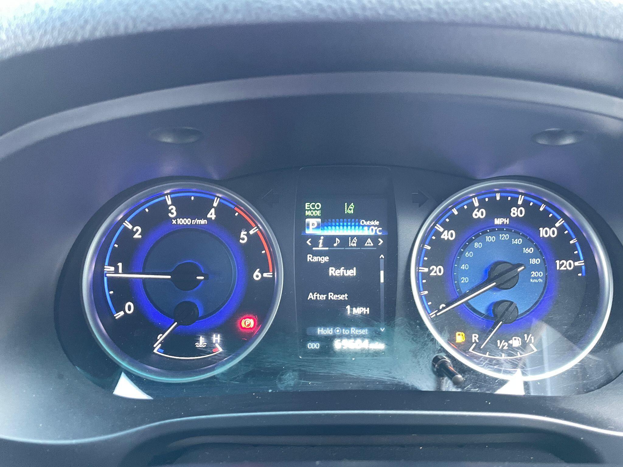 Toyota Hilux - image 21